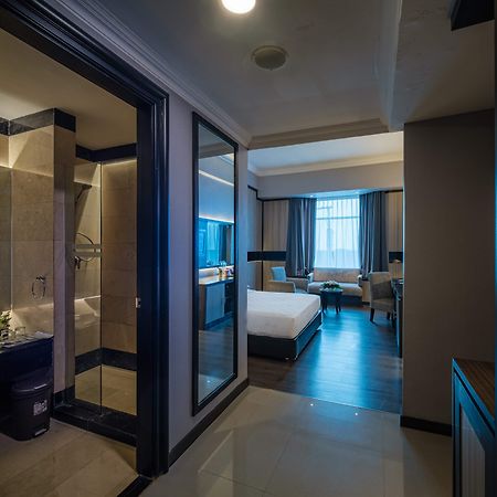 Grand Jatra Hotel Pekanbaru Exterior foto
