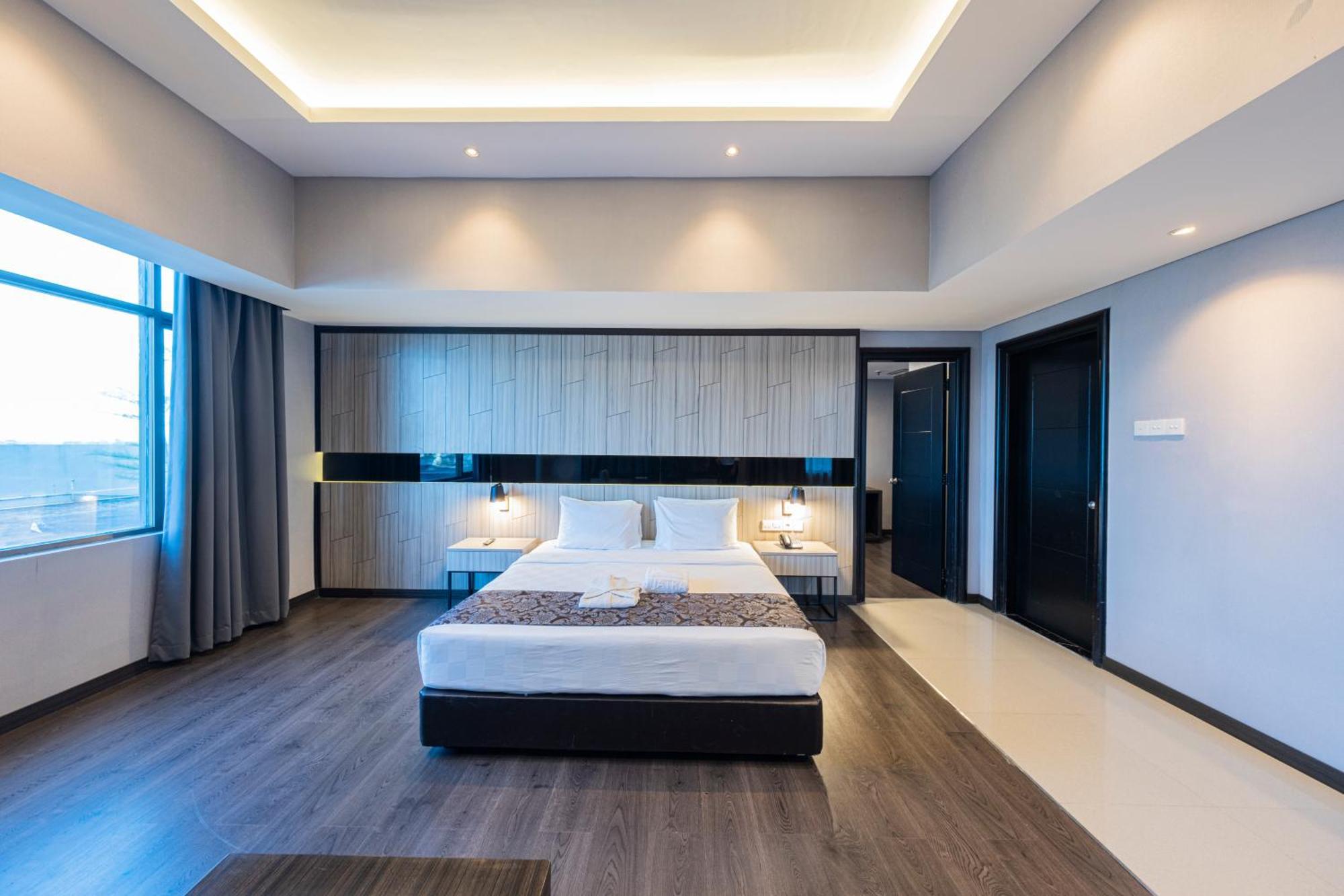 Grand Jatra Hotel Pekanbaru Exterior foto